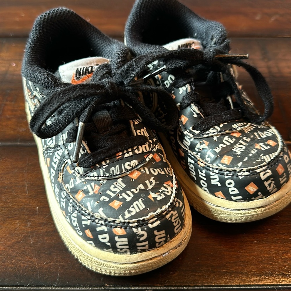 Nike Force 1 Lace-up Sneakers